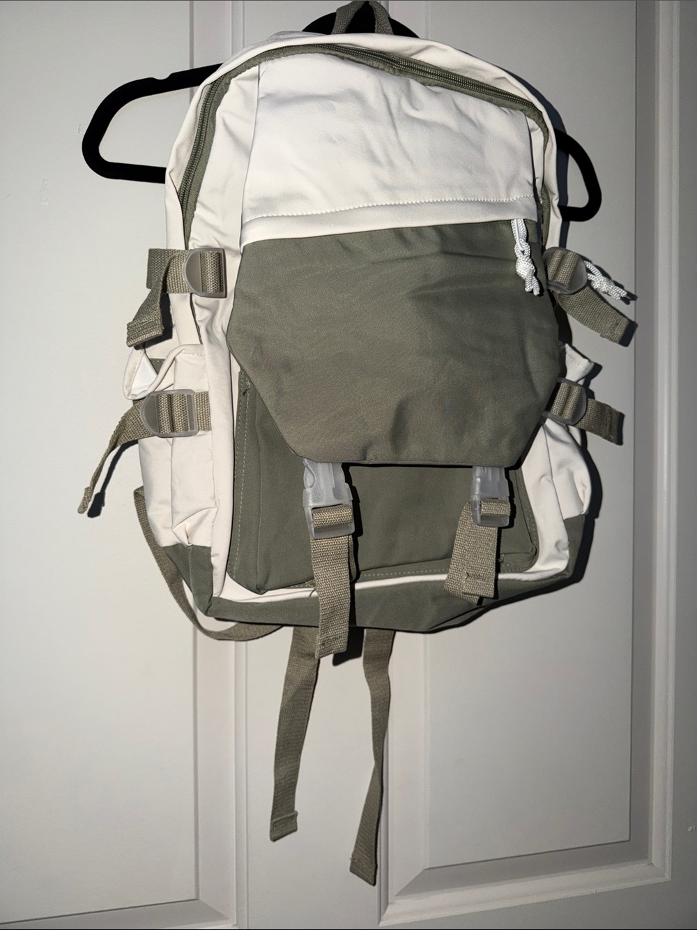 Casual Two-Tone White and Olive Green Men's Backpack